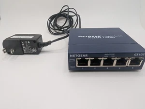 NetGear ProSafe Plus (GS105v5) 5-Ports Gigabir Ethernet Switch - Picture 1 of 3