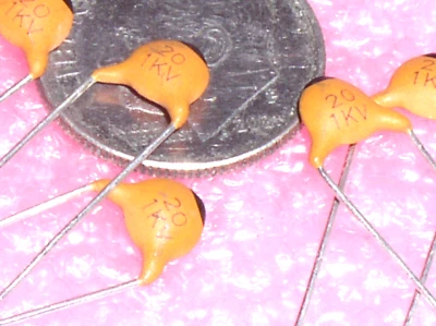 5 NUEVO CONDENSADOR DE DISCO DE CERÁMICA RADIAL 20 PF 20PF 1000V 1KV 1 KV NPO EE. UU. Foto 1 de 3