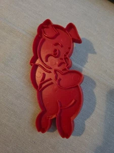 Vintage Porky Pig Red Tupperware Cookie Imprint Cutter With Handle - Picture 1 of 3