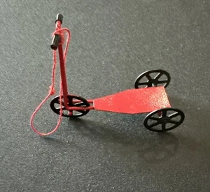 Antiguo pequeño scooter rojo árbol de Navidad adorno metal 3 pulgadas - Imagen 1 de 4