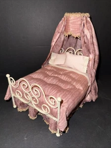 Vintage OOAK Artigianale Vestito Baldacchino Letto Artigiano Casa delle Bambole Miniatura 1:12 - Foto 1 di 12