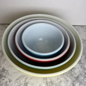 Pyrex Vintage Primary Colors Nesting Mixing Bowls Set Of 4 Red Yellow Blue Green - Picture 1 of 14