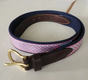 Vineyard Vines Mens Belt Sz 30 Pink Navy Blue Whale Pattern Preppy Leather Brass - Picture 1 of 3