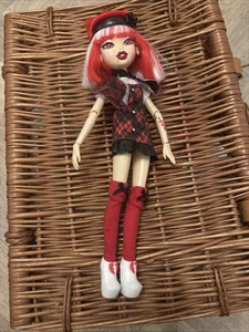 Muñeca Bratz Bratzillaz Jade J'adore Back To Magic Doll House Of Witches 2012 en muy buena condición - Imagen 1 de 3