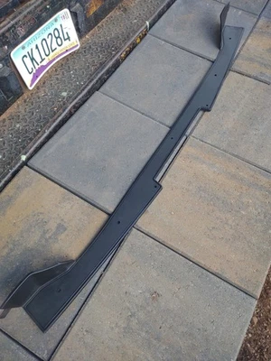 1994 CADILLAC FLEETWOOD BROUGHAM RWD   REAR UPPER TRUNK LIP MOLDING PANEL TRIM Foto 1 de 4