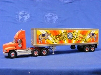 + Camión remolque tractor Franklin Mint Diecast Ringling Bros Barnum & Bailey Mack Foto 1 de 4