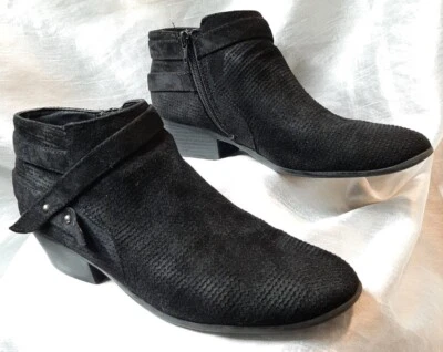 Botín de gamuza negra Soda Portia cremallera lateral perforada punta almendra bloque medio talla 9 Foto 1 de 4