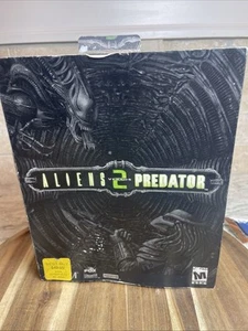 Aliens Versus Predator 2 (PC, 2001) Kartonschaden - Neu - Bild 1 von 15