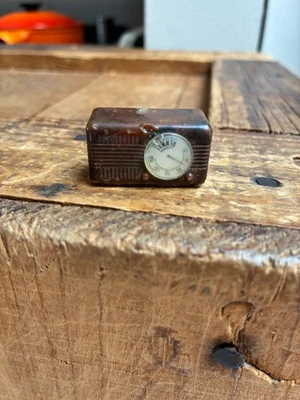 Radio de mesa miniatura Renwal vintage años 40 Foto 1 de 3