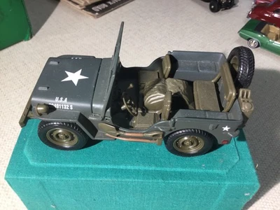 1941 Fully Loaded US ARMY Willy's Jeep 1:32 Diecast 2000 Daimler Chrysler Corp. - Image 1 of 4