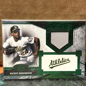 2025 Topps Tier One Rickey Henderson Top Shelf Relic Green Foil /25 - Bild 1 von 5