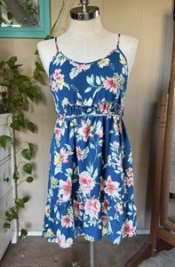 Xhilaration blaues geblümtes Kleid mit Taschen, Größe S - Bild 1 von 8