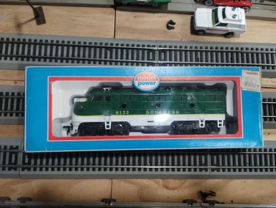 MODEL POWER 6733 HO  F-3 Locomotive Southern #6133 Tested Runs - Image 1 of 4