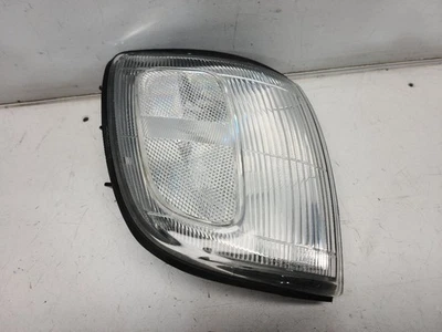 Lámpara de estacionamiento derecha Toyota 4Runner 1996-98 pasajero *usada A/M* Foto 1 de 4