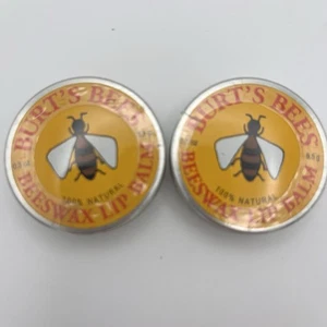 Burt's Bees Beeswax Lip Balm 0.30 0z./8.5g Two (2) Sealed Mini Travel Tins NEW - Picture 1 of 4