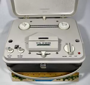 Vtg Grundig TK200 Portable Suitcase Reel to Reel Tape Player Recorder Powers Up - Picture 1 of 14