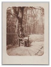 Marburg 1906 - Mädchen lehnt an Bank im Wald - Waldweg - Altes Foto 1900er