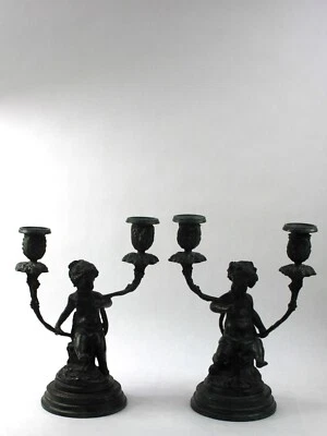 Juego de candelabros de querubín de metal fundido Maitland Smith estilo victoriano Foto 1 de 4