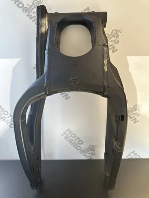 SUZUKI GSXR 1000 SWINGARM 2009 To 2016 K9 / L6 SWINGARM *BLUE* GSXR SWINGARM OEM - Image 1 of 4