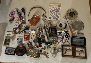 Enorme Lote de Cajones de Chatarra Patrimoniales Antiguos y Vintage - 30+ Piezas’s Color Formas Ceniceros - Imagen 1 de 6