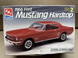 AMT 1966 Ford Mustang Hardtop 1/25 Model Kit #6526 1989. NEU VERSIEGELTER KARTONSCHADEN - Bild 1 von 10