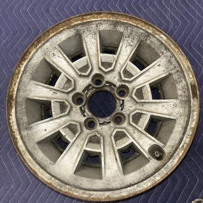 Llanta Ford Thunderbird 1977-1979 5 orejetas Polycast 15x6 5x4,5 patrón de pernos #79A Foto 1 de 4