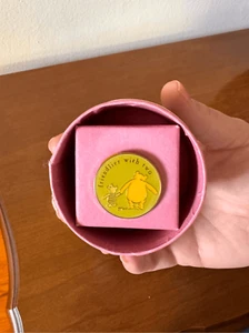 NIB Vintage Disney Pin Friendlier with Two” Classic Pooh and Piglet 1" Round Pin - Picture 1 of 5