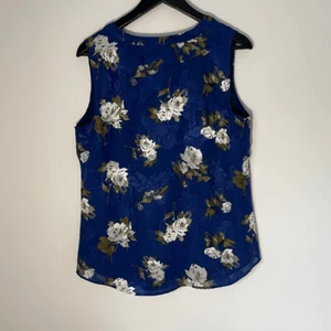 Talbots Women's Floral Blouse Top Neck Tie Sleeveless Casual Blue Size Medium - Picture 1 of 7