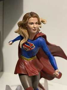 Supergirl Diamond Select - Foto 1 di 12