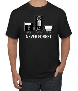 Camiseta Never Forget Funny Años 90 Nostalgia VHS Floppy Casette Humor Novedad T - Imagen 1 de 23