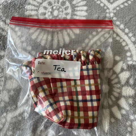 LONGABERGER TEA BASKET CHERRY PLAID LINER Cover