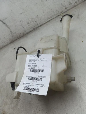 04-20 TOYOTA SIENNA WASH RESERVOIR - Image 1 of 4