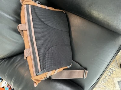 Bolso para mensajero, cámara y portátil Tenba de lona marrón  Foto 1 de 4