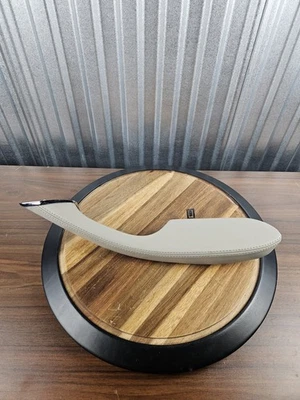 Jaguar XJR XJ6 XJ12 VDP Front Passenger Door Armrest Beige: SDC 1995-1997 OEM - Image 1 of 4