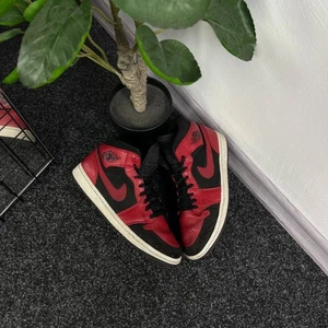 Nike Air Jordan 1 Red Black Y2K Retro Sneaker Heat - Picture 1 of 10