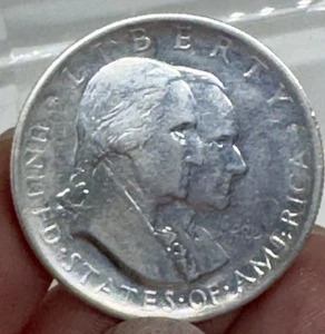 1926 Sesquicentennial Of America Silver Commemorative Half Dollar - Lot 004 - Picture 1 of 3