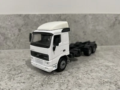 Corgi/Joal - Volvo FH12 White 6-Wheeler Cab/Chassis - 1:50 - Code 3 - Mint/New - Image 1 of 4