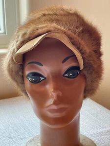 WOMANS VINTAGE FUR CAPS OR HAT VERY UNIQUE GREAT CONDITION - Picture 1 of 4