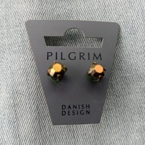 Pilgrim Ohrstecker, roségoldfarbene Fassung mit grün-goldenen Glassteinen - Bild 1 von 1