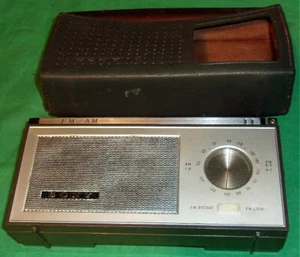 Sony 9 Transistor Radio 1963 Model #TFM-96 Tested Works w/case Rare! Clean! - Picture 1 of 10