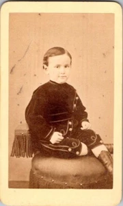 Young Fellow, dekorierter Anzug, hohe Schuhe,,c1870, CDV-Foto, #2888 - Bild 1 von 2