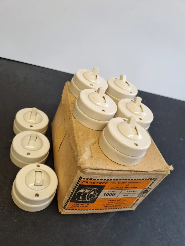1 x Crabtree Vintage 3000 Cream Bakelite Toggle Light Switch 1 Way New Old Stock - Image 1 of 4