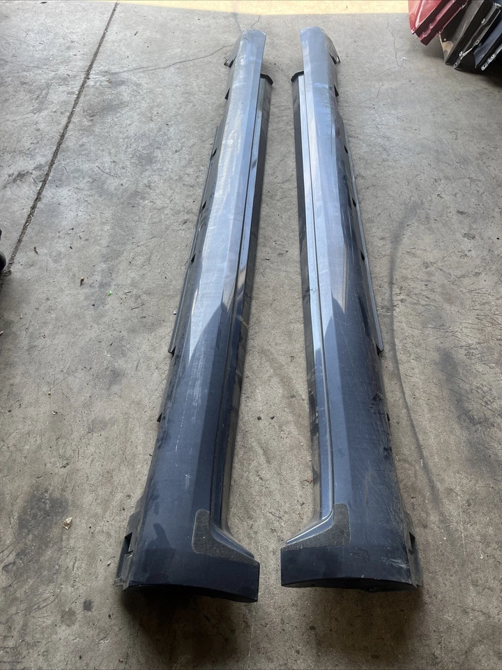 2008-2013 INFINITI G37 G35 Sedan LH RH SIDE ROCKER PANEL SIDE SKIRT MOLDING OEM - Image 1 of 4