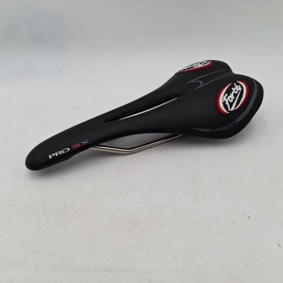 ~ Muy Bonito Sillín de Bicicleta FORTE PRO SLX Ligero CrN/Carbono Titanio ~ Foto 1 de 4