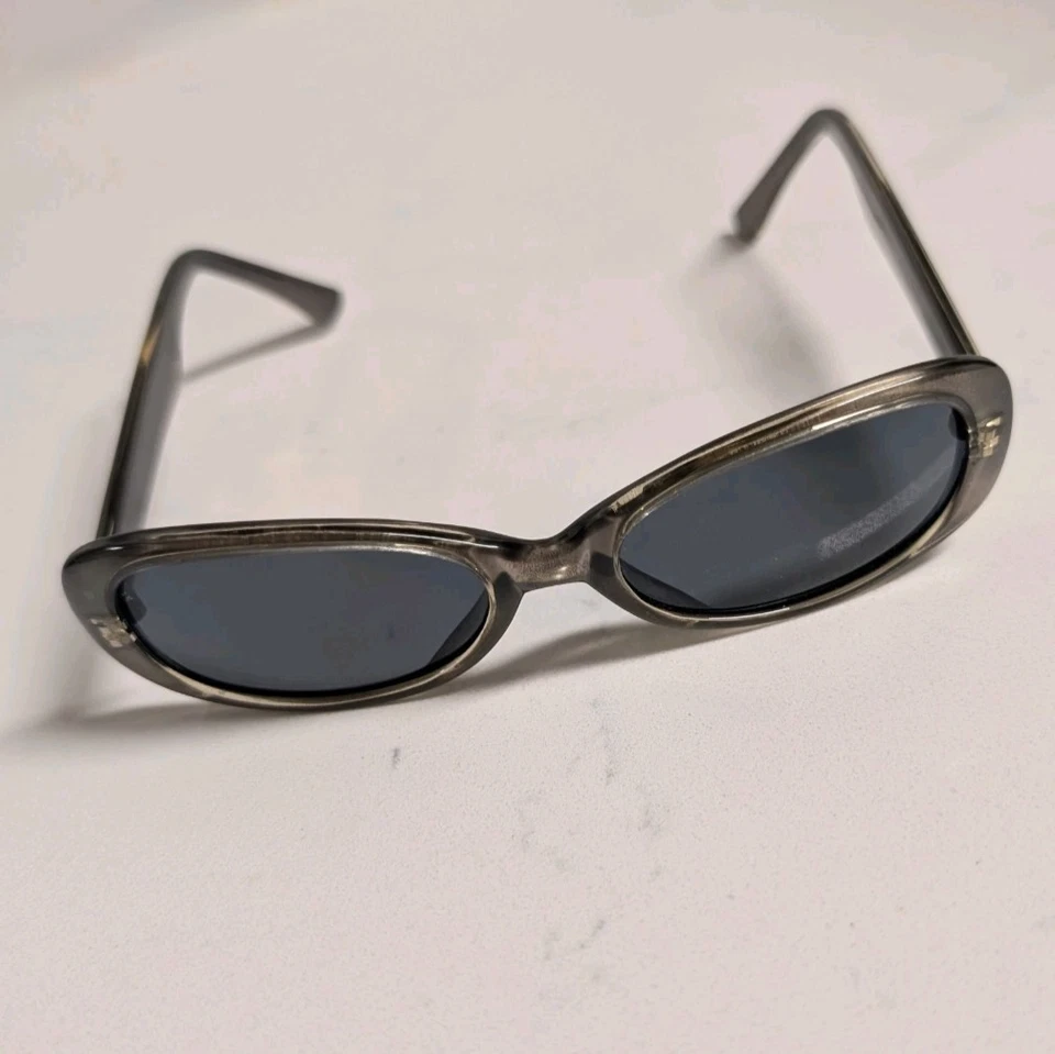Gafas de sol vintage Y2K elegantes futuristas techno con marco de plástico plateado rave años 90 Foto 1 de 4