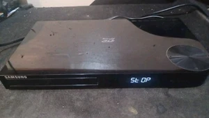 Samsung BD-H6500 1080p Full HD Wi-Fi and 3D Blu-ray Disc Player - No Remote - Picture 1 of 4