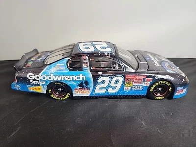 Kevin Harvick #29 2002 E.T. GM Goodwrench Service Action Race Fans Color Chrome - Image 1 of 4