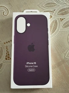 Apple Genuine Silicone Case for Apple iPhone 16 MagSafe and Camera Control - Picture 1 of 2