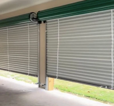 16’ x 8' Roll-Up Overhead Garage Door – Ideal for Homes, Sheds, Storage Units Foto 1 de 3