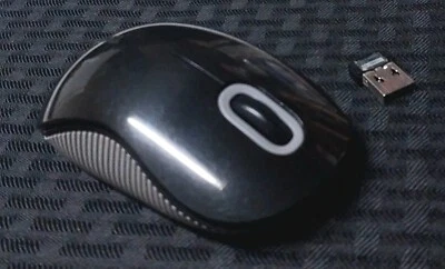 Targus 3-Button USB Mouse Portable Wireless 2 AA Batteries 2 X 4 in Fair / Good - Image 1 of 2